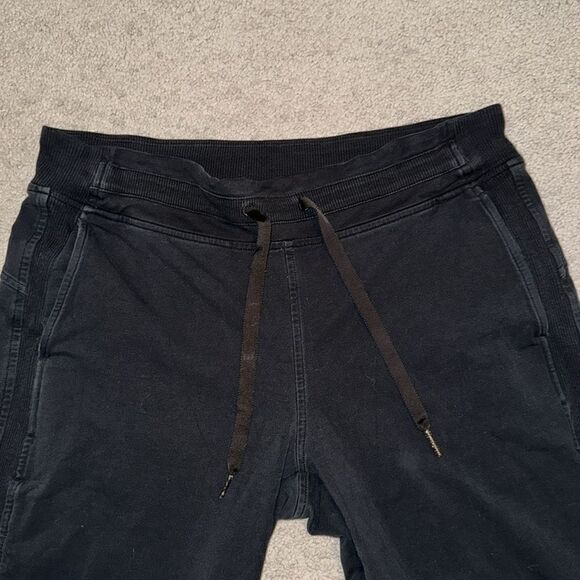 LULULEMON Mid Rise Joggers 🖤 - Picture 4 of 7